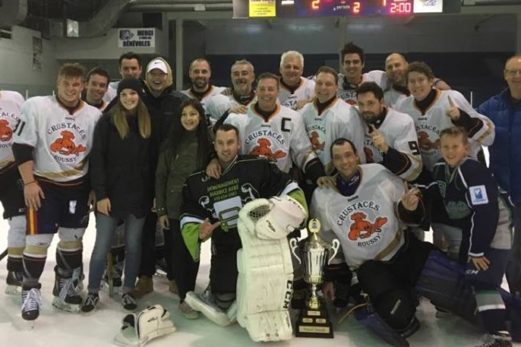 17 familles participaient au Tournoi de hockey familial